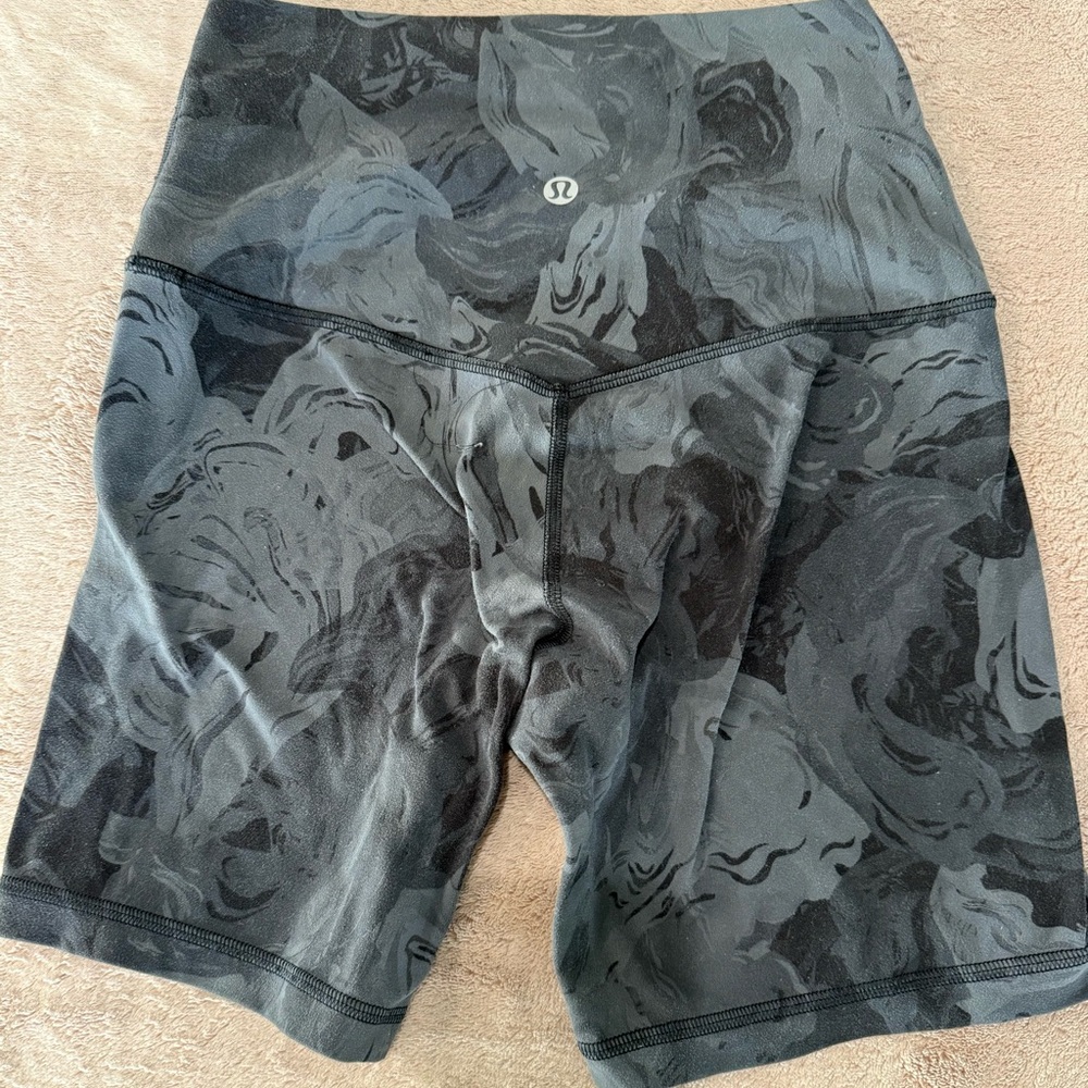 lululemon athletica Women's Gray Swirl Bike Shorts